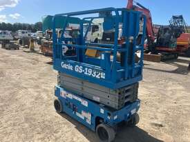 2014 Genie GS 1932 Scissor Lift (Electric) - picture0' - Click to enlarge