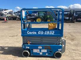2014 Genie GS 1932 Scissor Lift (Electric) - picture2' - Click to enlarge