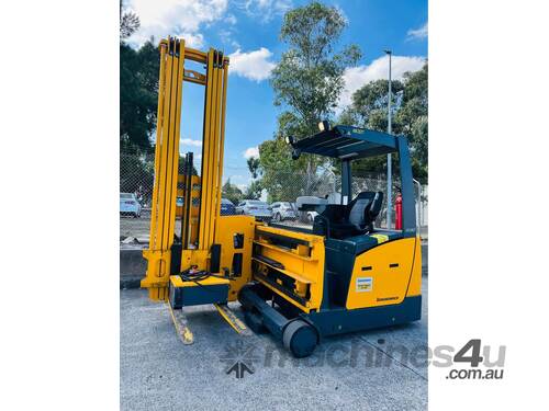 JUNGHEINRICH EFX413 NARROW ISLE 4 DIRECTIONAL SIDE LOAD ELECTRIC FORKLIFT TRI-LATERAL STACKER 7M