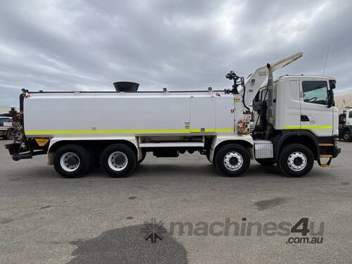 2014 Scania G400   8x4 Water Truck