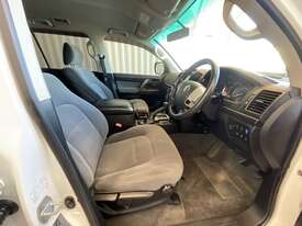 2013 Toyota Landcruiser GXL Diesel - picture0' - Click to enlarge