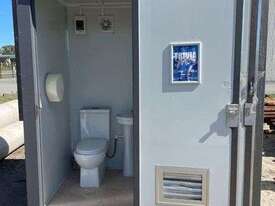 2 Toilet Portable Unit - picture1' - Click to enlarge