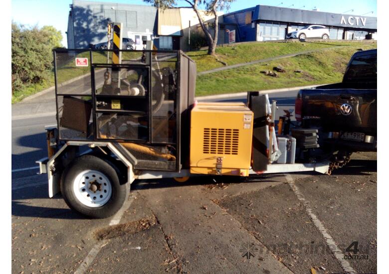 caption 10kn x 1.5ton hyd self loader , 300 hrs , 2cyl diesel , 2015 refurb , ex gov ,