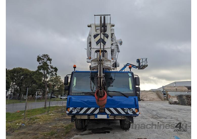 caption GLEASON CRANES 2011 LIEBHERR LTM 1100-5.2 ALL TERRAIN CRANE