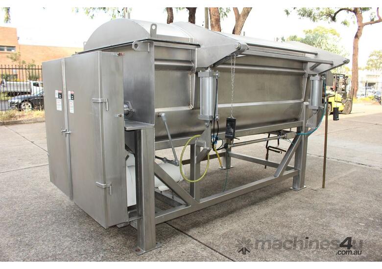 Stainless Steel Jacketed Twin Rotor Ribbon Blender.
