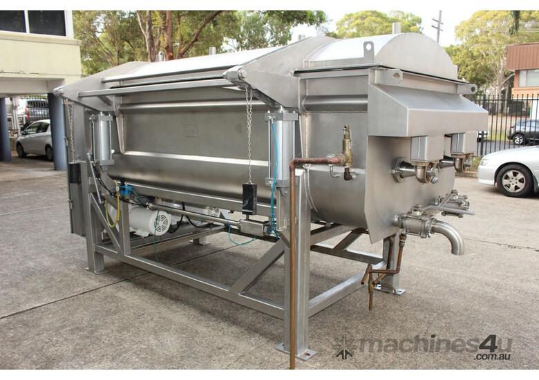 Stainless Steel Jacketed Twin Rotor Ribbon Blender.