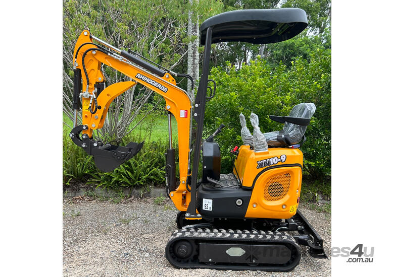 caption NEW Rhinoceros xn10-9Se mini excavator with seats side mount control lever