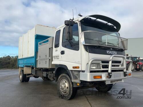 2006 Isuzu FRR525 Chipper Tipper