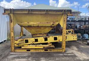 Hopper Feeder approx 3m3 with grizzly