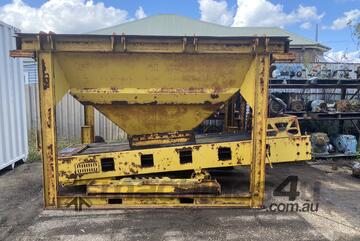 Hopper Feeder approx 3m3 with grizzly