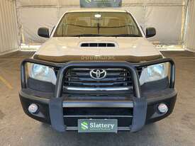 2014 Toyota Hilux  Diesel - picture2' - Click to enlarge