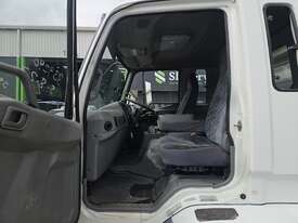 2006 Mitsubishi FM 600 Fuso  4x2 Pantech - picture1' - Click to enlarge