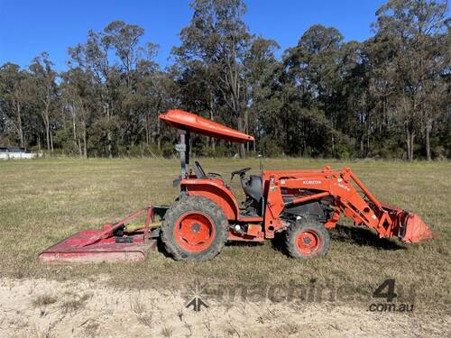 caption 2003 Kubota L5740 57HP 4x4 Tractor