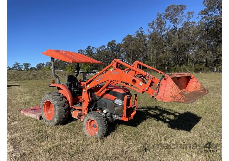 caption 2003 Kubota L5740 57HP 4x4 Tractor