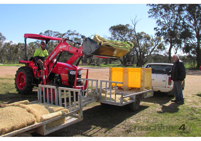 caption APOLLO 354 35hp EOFY Tractor Package