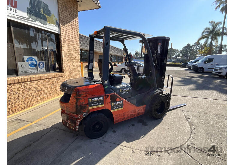 caption 3 Tonne Toyota Diesel Forklift For Sale (6 Metre Lift Height)