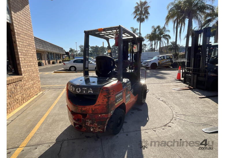 caption 3 Tonne Toyota Diesel Forklift For Sale (6 Metre Lift Height)