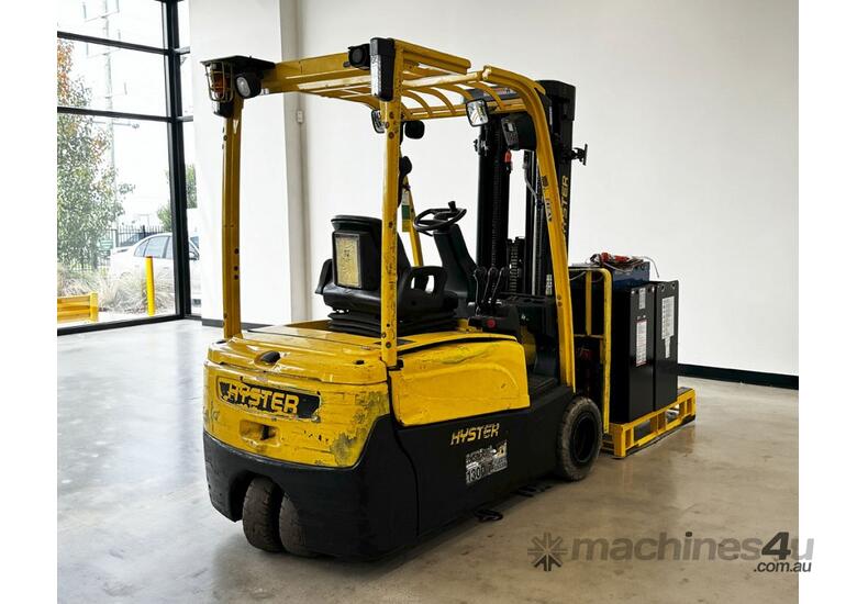 caption HYSTER J1.8XNT BE 3 WHEELED