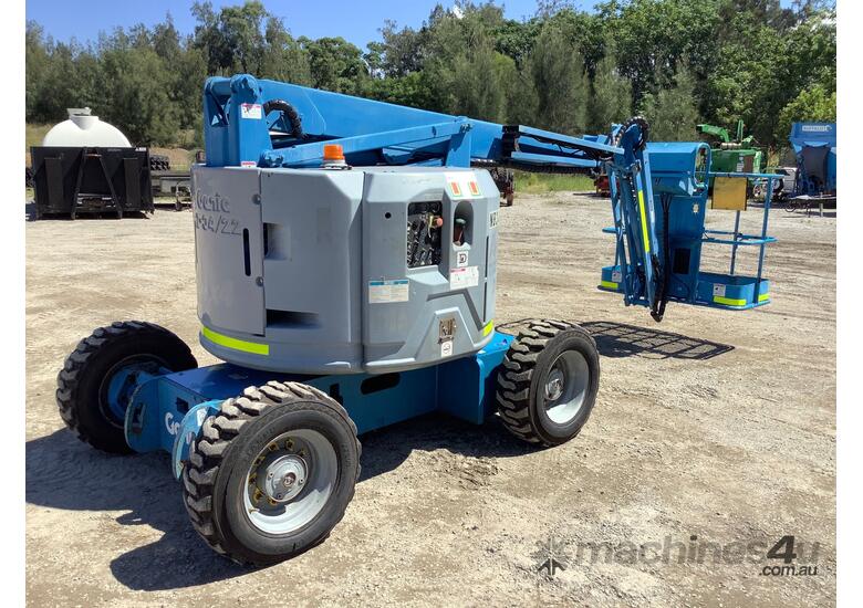 caption 2004 Genie Z34/221c Boom Lift