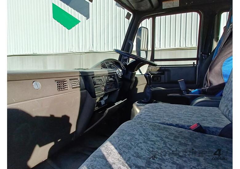 caption 2005 UD MK240 4x2 A Frame Glass Truck