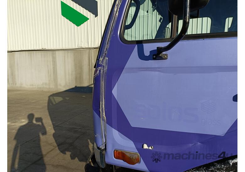 caption 2005 UD MK240 4x2 A Frame Glass Truck