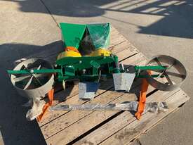 Garmach SLR-2 Hand Garlic Planter - picture0' - Click to enlarge