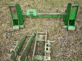 John Deere Quick Hitch - picture0' - Click to enlarge