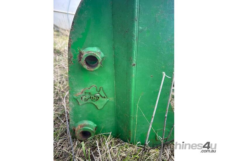 caption John Deere Quick Hitch