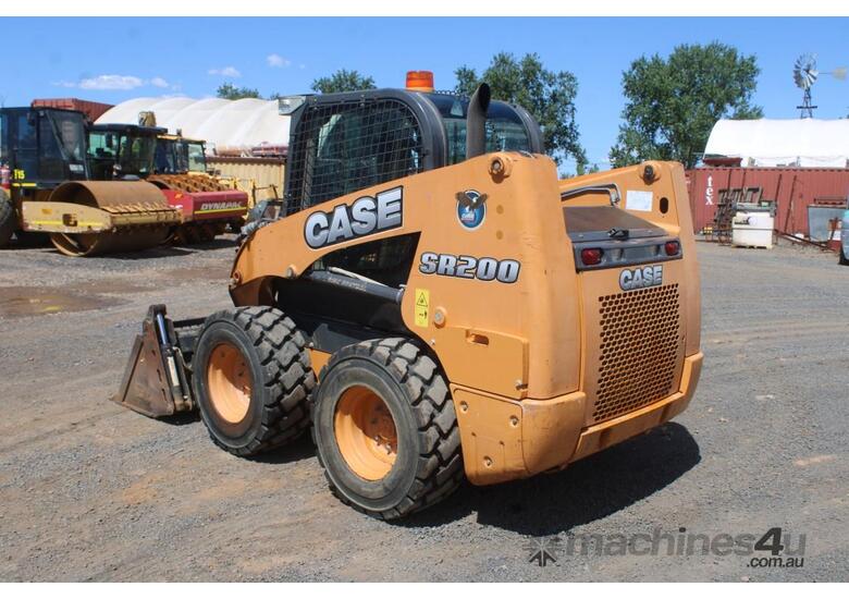 caption 2013 CASE Sr200