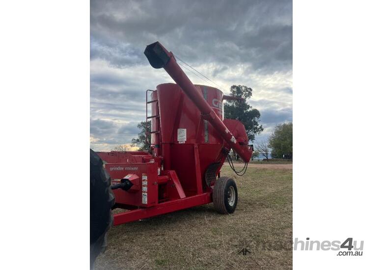 caption GEHL Hammer Mill / Mix all
