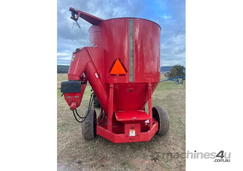 caption GEHL Hammer Mill / Mix all