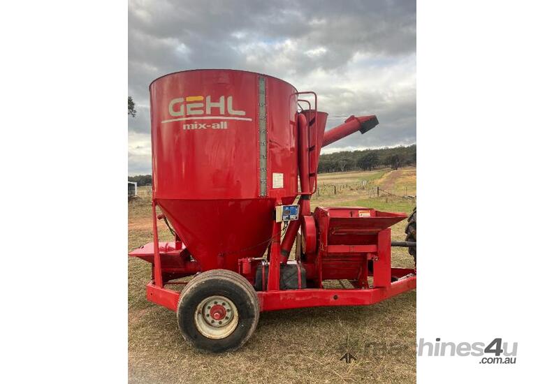 caption GEHL Hammer Mill / Mix all