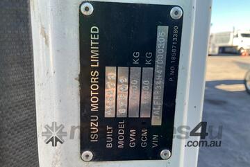 Isuzu 2005   FRR550 MWB EWP