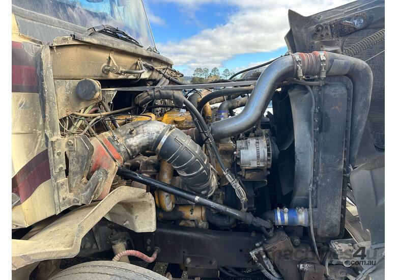 caption 1989 Freightliner FL112 6x4 Prime Mover