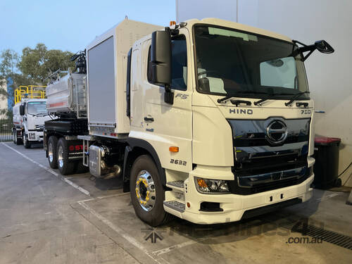 Hino SH 2045-700 Series Vacuum Tanker Truck