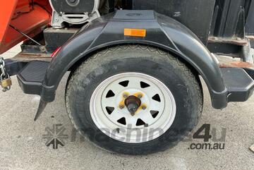 2016 JLG Industries Single Axle Light Tower Trailer