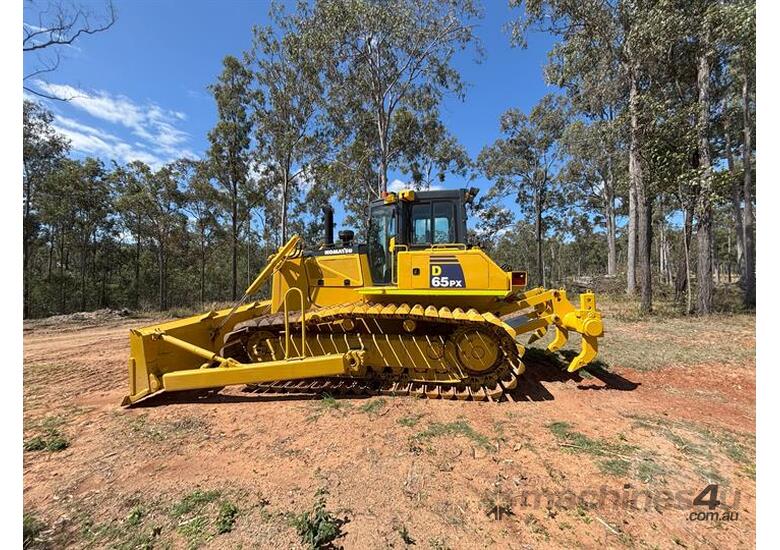Komatsu D65PX-16