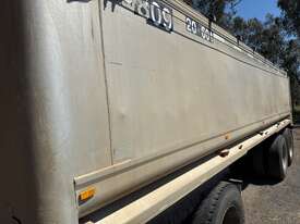 1997 Stoodley DT2+2 Quad Axle Dog Tipper - picture0' - Click to enlarge