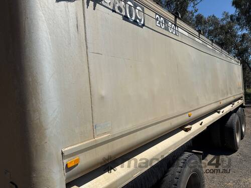 1997 Stoodley DT2+2 Quad Axle Dog Tipper