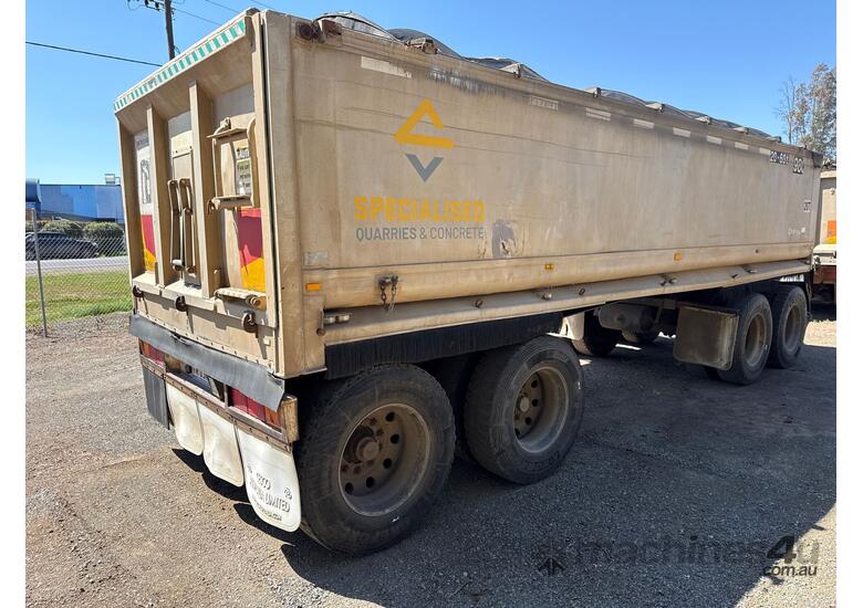 1997 Stoodley DT2+2 Quad Axle Dog Tipper