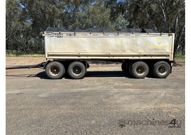1997 Stoodley DT2+2 Quad Axle Dog Tipper