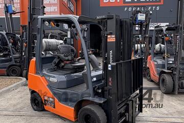 2020 2.5t COMPACT TOYOTA CONTAINER MAST