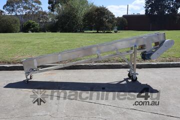 Stainless Steel Incline Belt Conveyor - 1m High