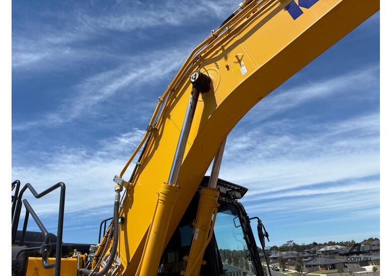 2022 Komatsu PC210LCI-11 Excavator (Steel Tracked)