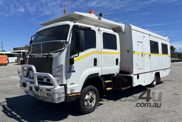 2010 Hino 600 Crew Cab 4x2 Crib Bus
