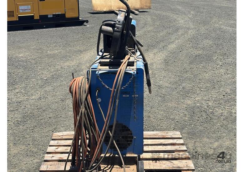 CIGWELD TRANSMIG 215SE WELDER & WIRE FEEDER