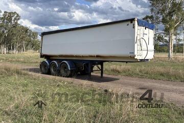 2004 MOORE CHASSIS TIPPER SLIDER TRAILER