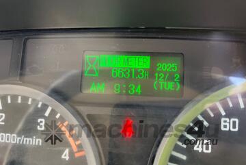 2021 Isuzu NLR 45-150 Day Table Top