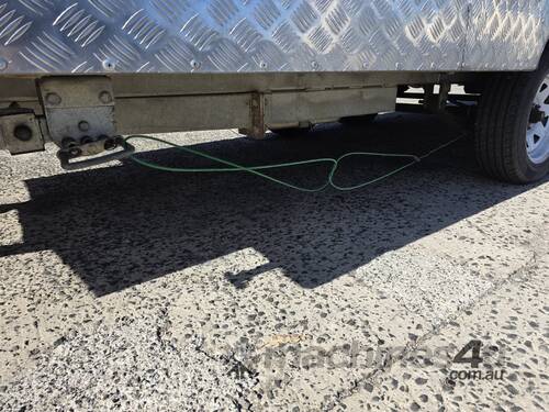 2020 King Marketing FB500 Dual Axle (Food Trailer)