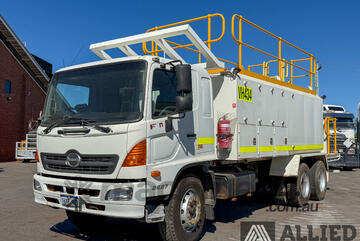 2010 Hino FM1J 6x4 Service Truck